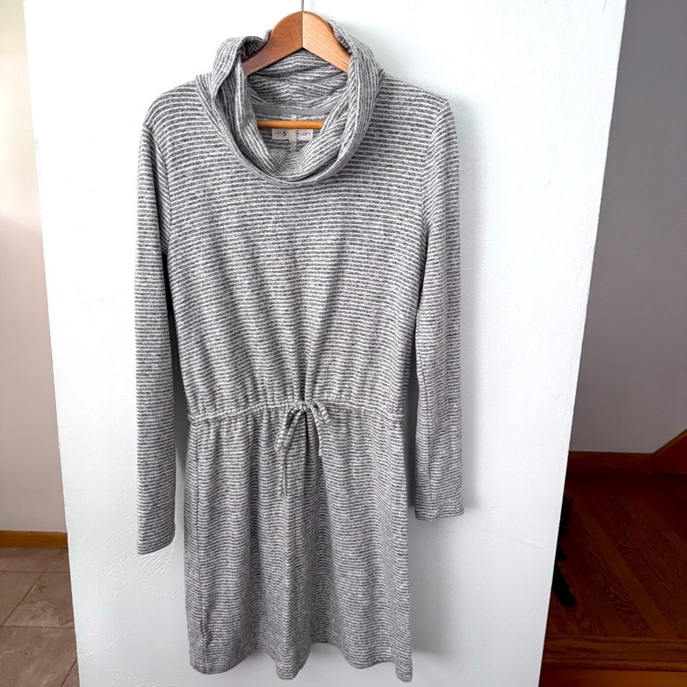 Lou & Grey cowl neck long sleeve draw string waist dress gray white Size Small